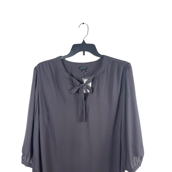 Torrid 3X (22/24) Gray Long Sleeve Tie Neck Peasant Sheer Relaxed Tunic Top NWT - Picture 3 of 14